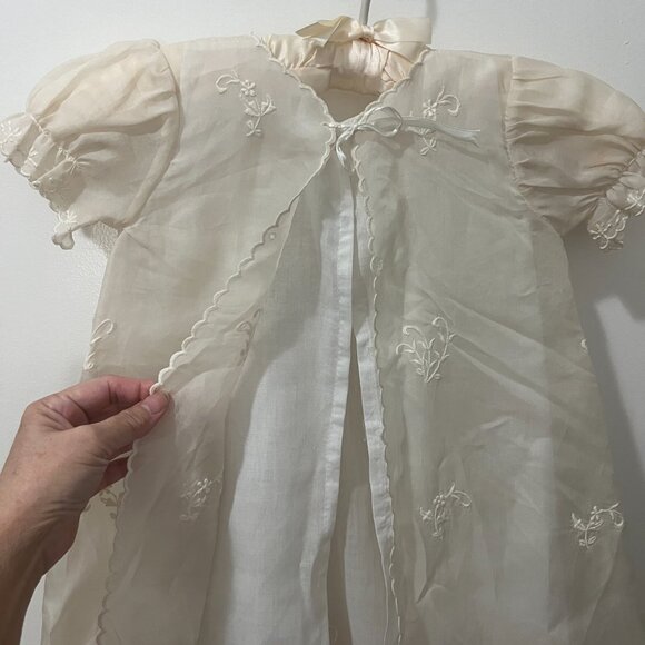 Vintage 1980's Baptismal Embroidered Baby Christening Long Gown 6 - 9 Mos - Picture 11 of 15